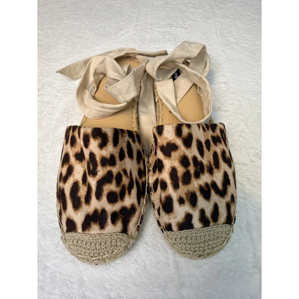 Nine West Sandals Women's Sz 7 Flat Espadrille Leopard  Print